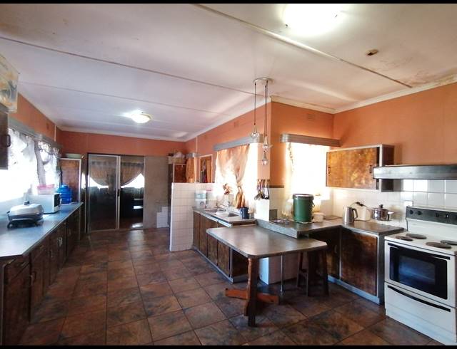 4 BEDROOM FREESTANDING SOLD IN STILFONTEIN EXT 4